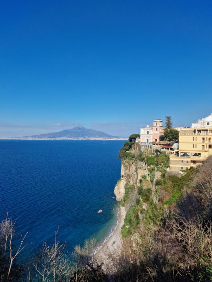 Savarese Luxury Palace Apartment Vico Equense Exterior photo